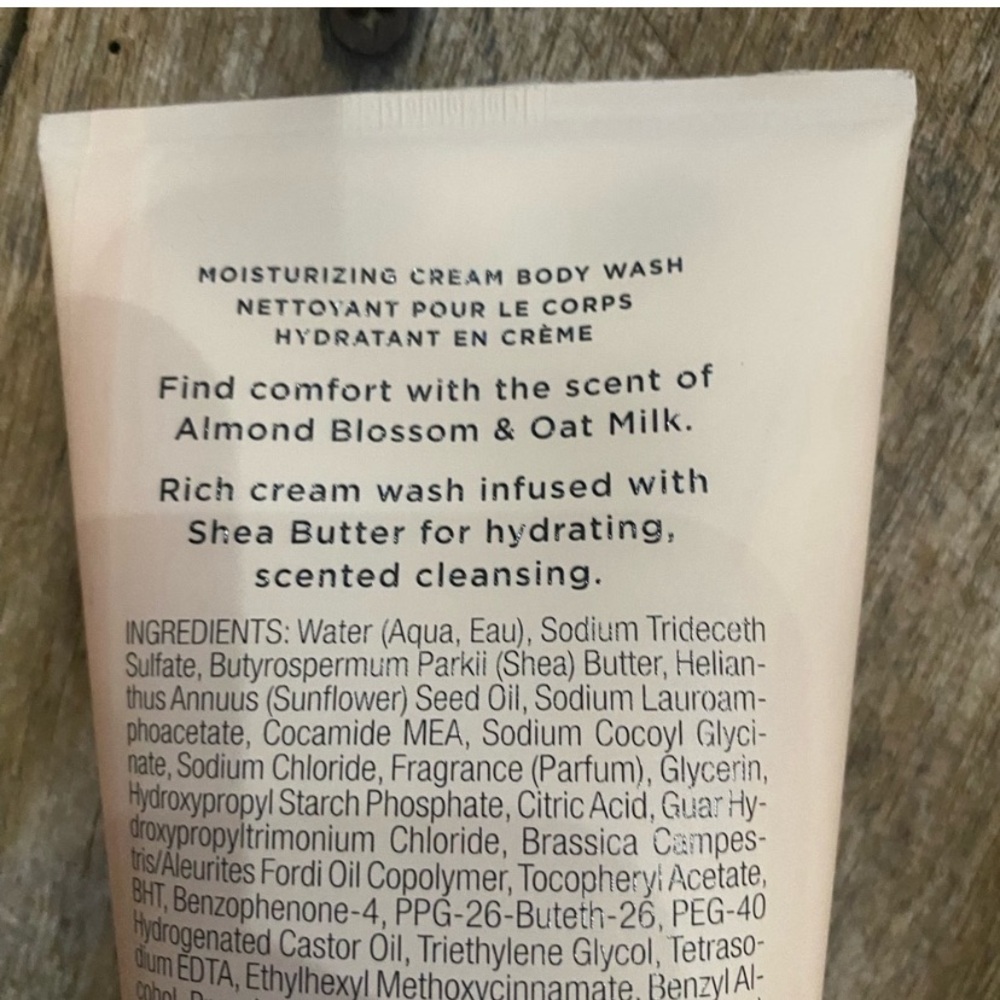 Victoria's Secret Almond Blossom & Oat Milk Body Wash - Picture 2 of 3